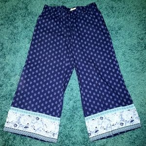 Printed Flowy Capris